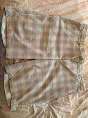 Avia Light Khaki Golf Shorts